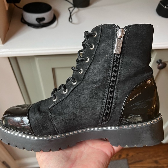 Bamboo boots like new. Worn twice. Near Perfect condition. - Picture 2 of 3